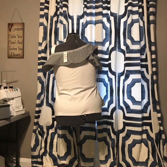 Top - Picture 2 of 3